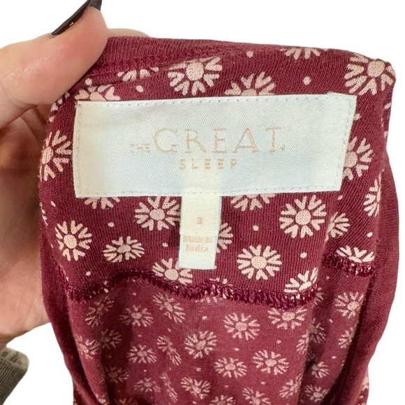 THE GREAT. The Sleep Long John Henley Pajama Top in Maroon Frost Floral 3/Large - Picture 9 of 11